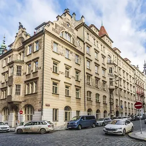 Hostal Hlávkova