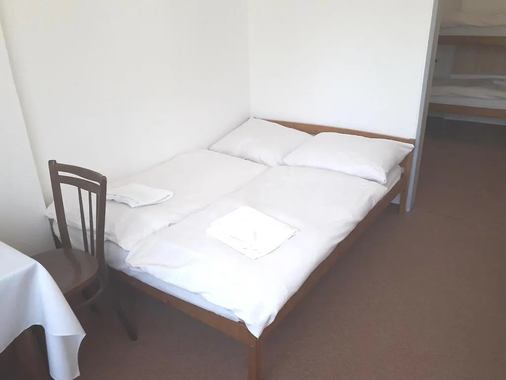Hostel Sokol Troja Praag