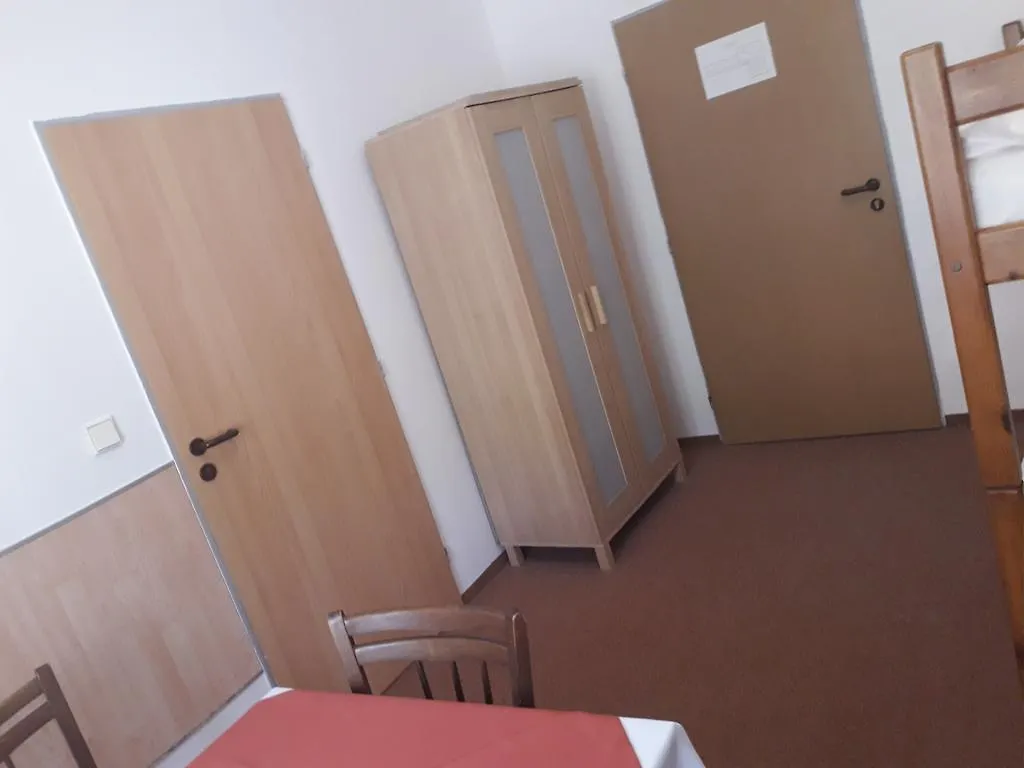 Hostel Sokol Troja Prag